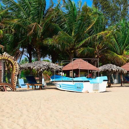 Mithra Paradise Beach Hotel Nilaveli Exterior foto